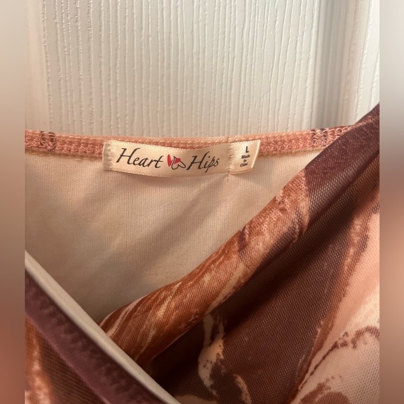 Stunning Swirl Ruched Mini Dress Size Large - Picture 3 of 4